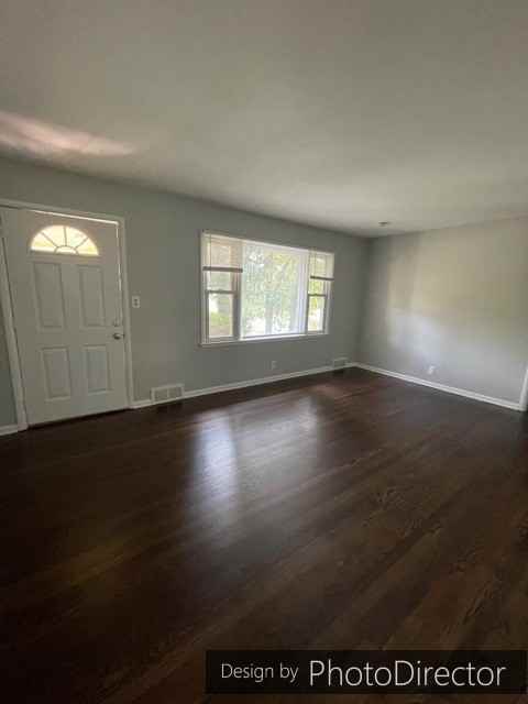 2728 Ne 45th St - Photo 3 of 16