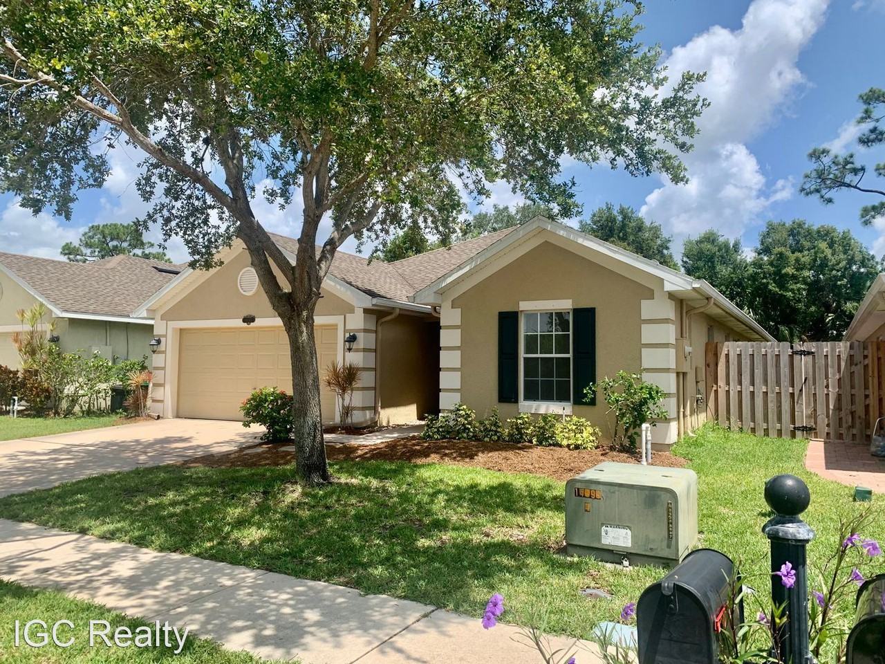 4190 Aria Dr - Photo 3 of 29