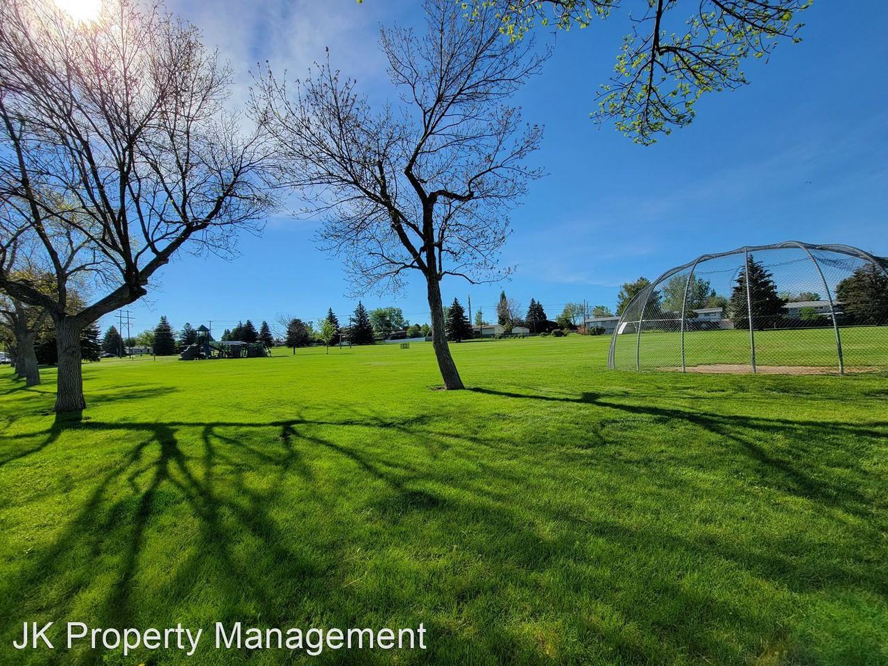 4709/4711 5th Ave S - Photo 3 of 17