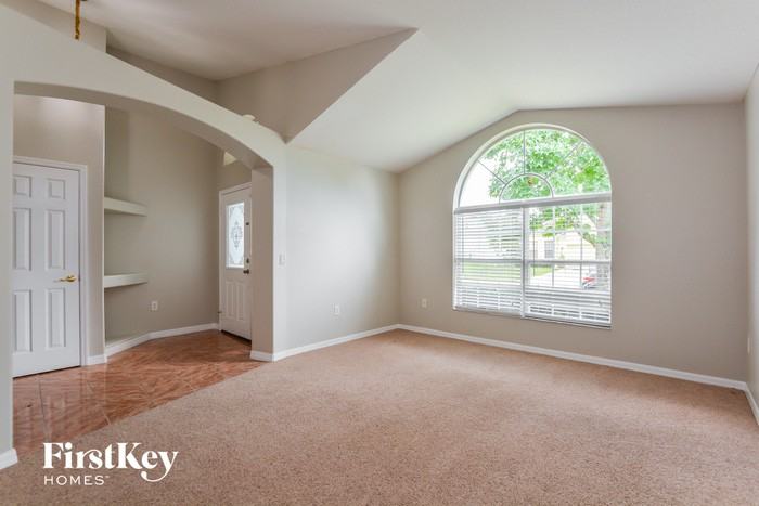 3321 Heath Dr - Photo 2 of 15