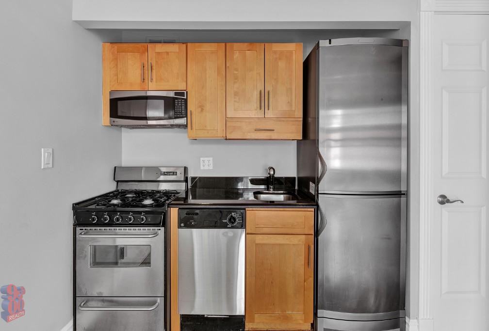 E 29th St #2S - Photo 3 of 5