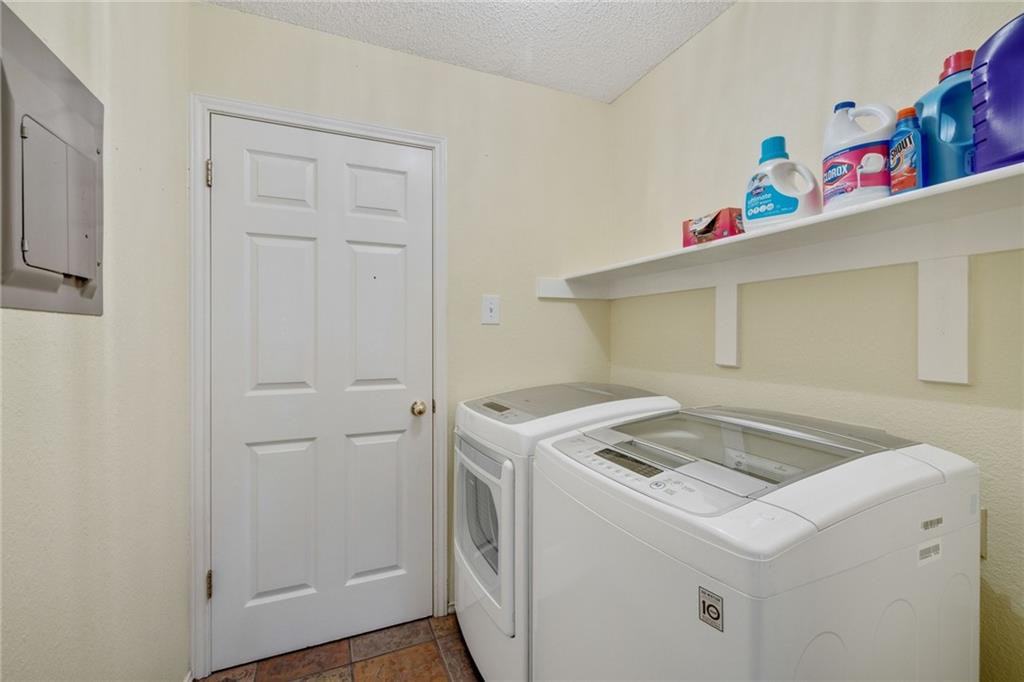 1910 Woodland Dr #1 - Photo 3 of 20