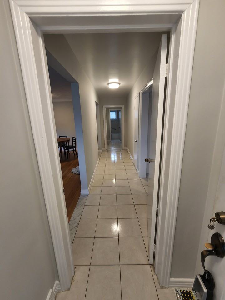 2460 Chasseur Avenue - Photo 2 of 9