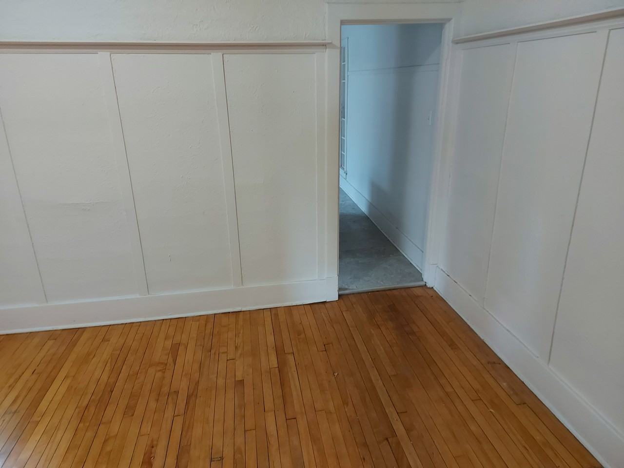 96 Blackburn Avenue #4 - Photo 5 of 17