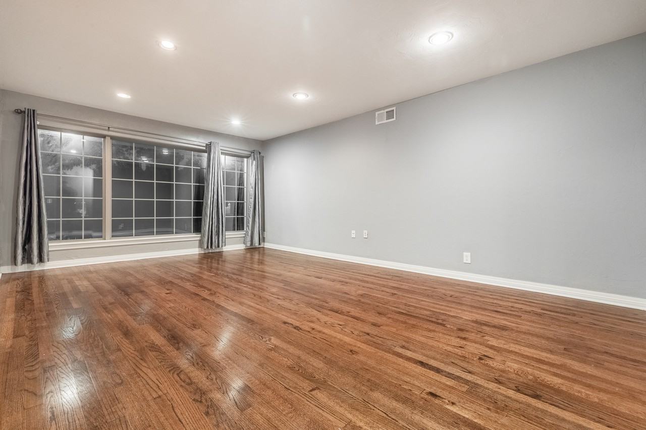 1906 Dorchester Dr #1 - Photo 6 of 20