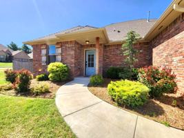 featured image of 2308 Paraiso Way #1
