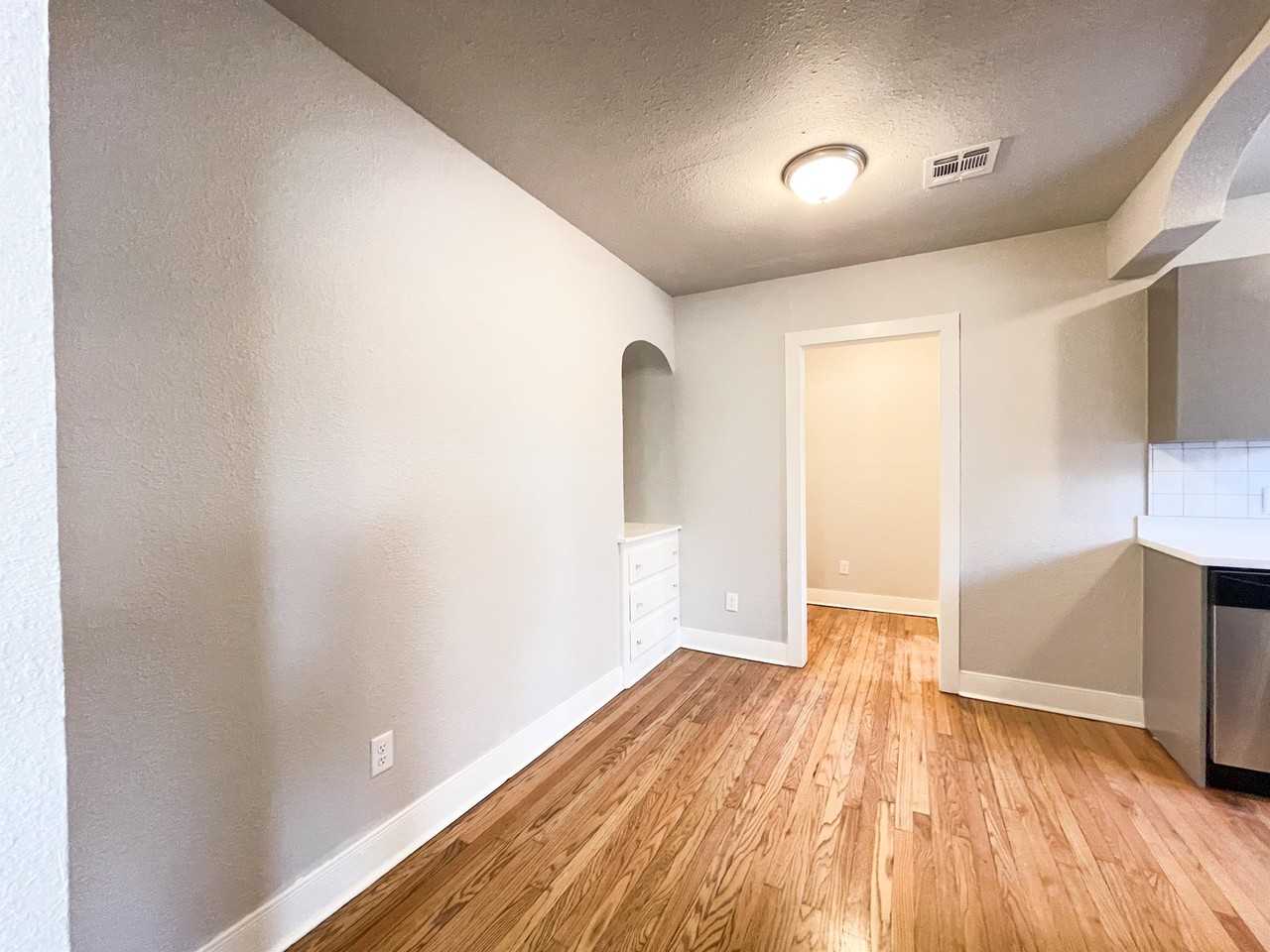 835 East Drive - 8 #8 - Photo 3 of 18