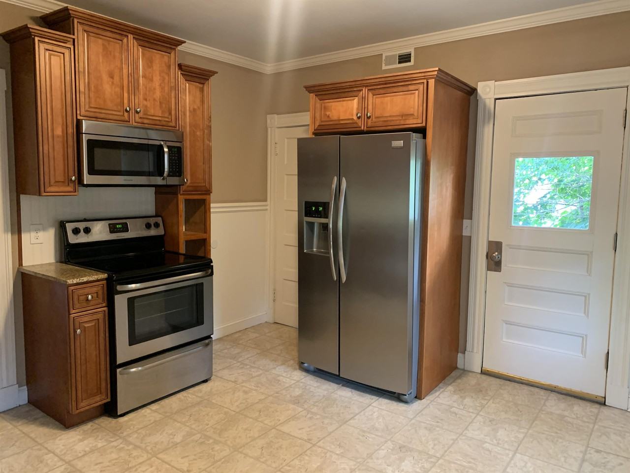22 Hooker Ave #1 - Photo 4 of 12