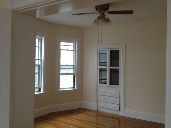 12 Bigelow St - Photo 3 of 7