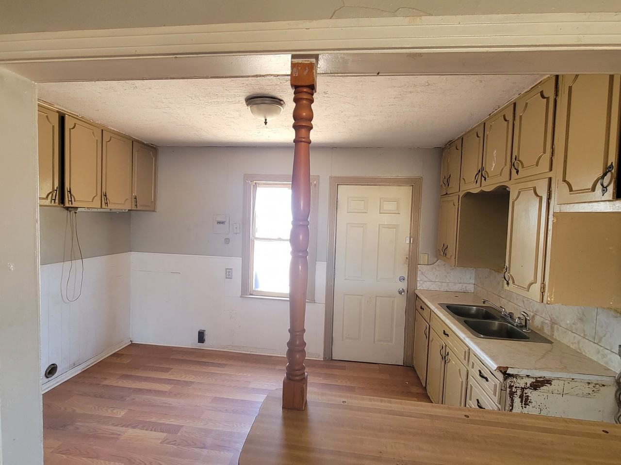 1912 Nw 16th Ave #1 - Photo 3 of 7