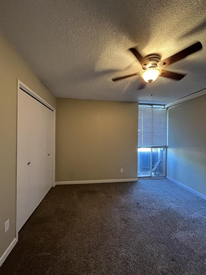 710 E 200 S #2E - Photo 6 of 23