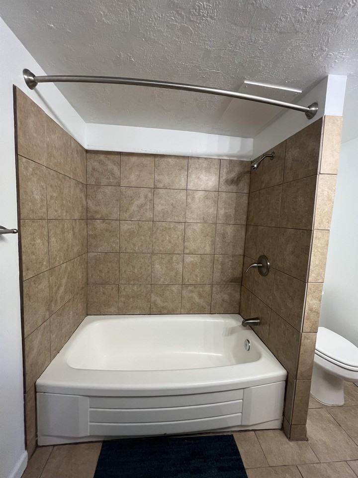 710 E 200 S #2E - Photo 7 of 23