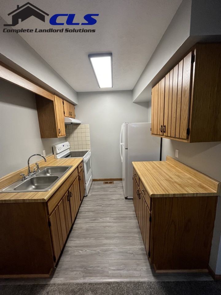 1812 E Morgan Dr - Photo 3 of 13