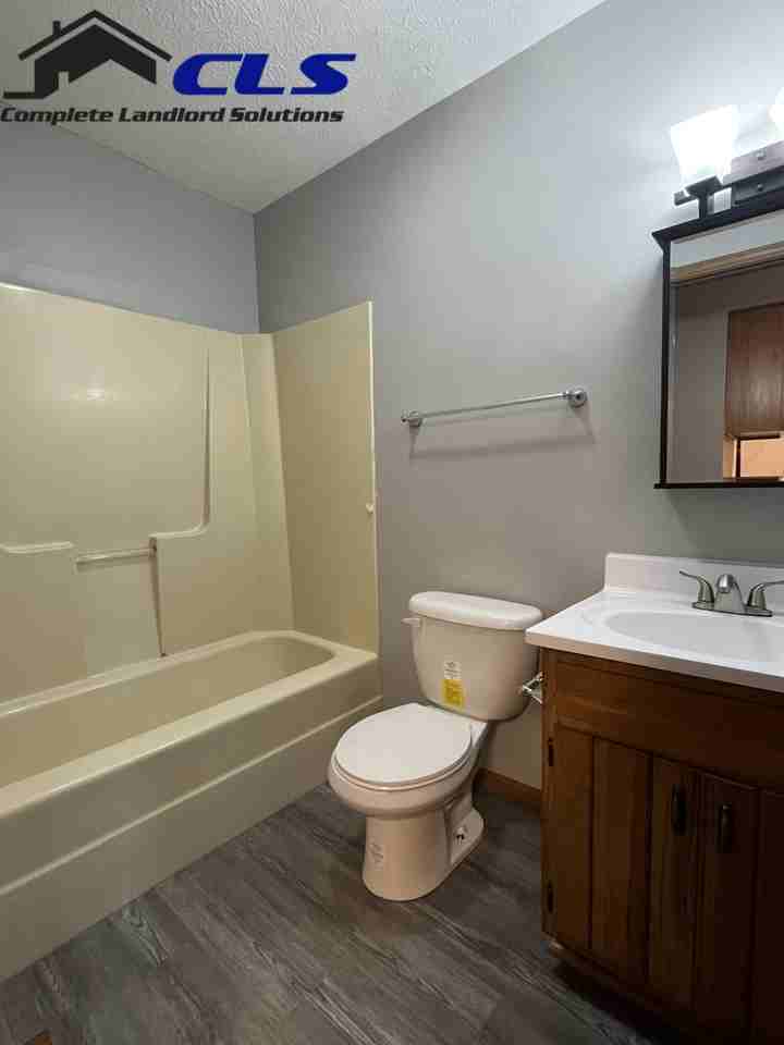 1812 E Morgan Dr - Photo 5 of 13