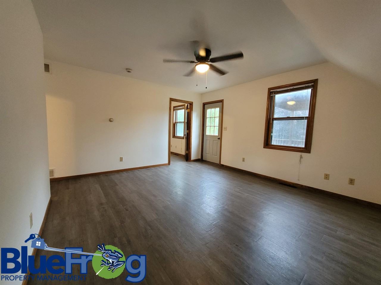 399 Forest Avenue - 399 1/2 #399-1-2 - Photo 3 of 11