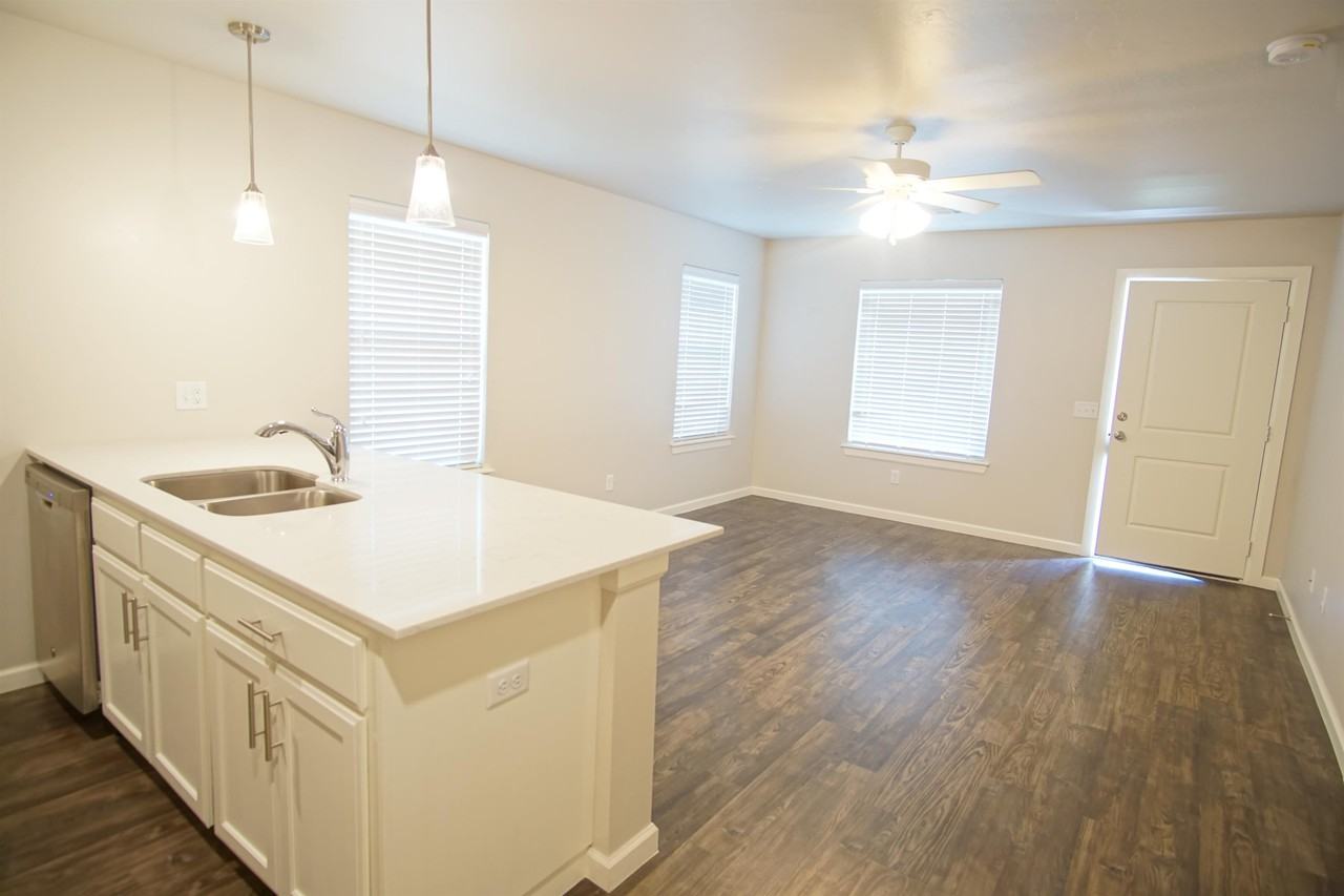 11520 Keystone Cir #1 - Photo 3 of 18