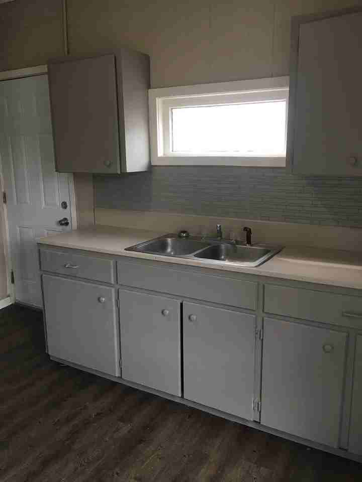 417 Moss St #1 - Photo 2 of 9