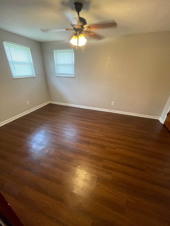 3742 E Beulah Ave #1 - Photo 3 of 5