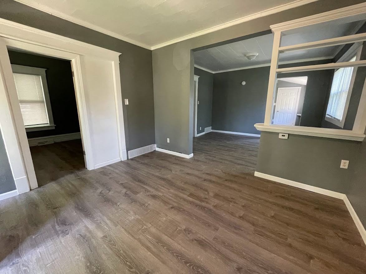 1148 Columbia St #1 - Photo 3 of 9