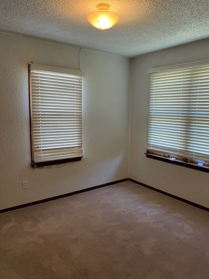4516 Se 19th St #1 - Photo 5 of 12