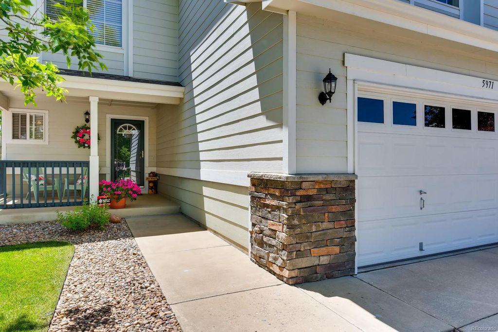 5971 S Waco St #1 - Photo 3 of 28