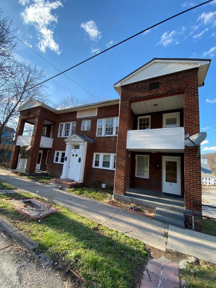 111 Ramsey St #4