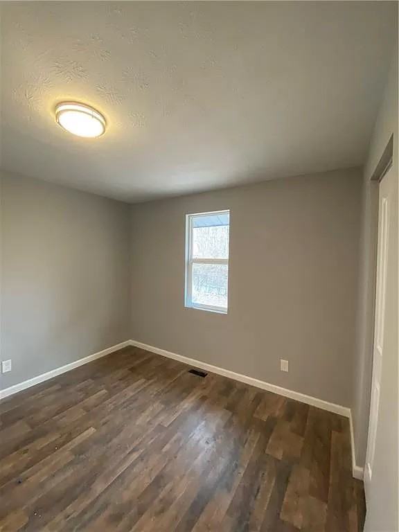 834 W 26th St #834 - Photo 3 of 6