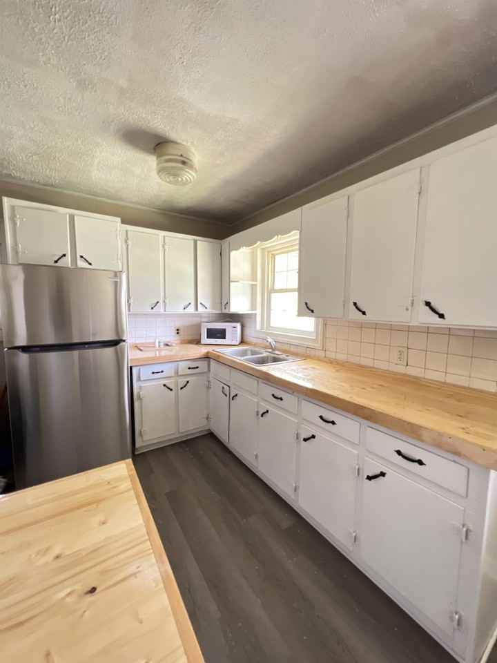 608 N Cameron Ave #1 - Photo 3 of 10