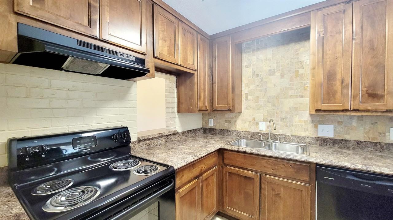 1220 Texas StreetApt 4 #4 - Photo 5 of 14