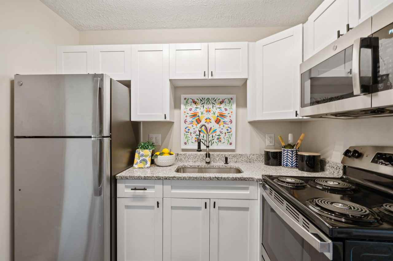 2533 Bradford Ct #2533 - Photo 7 of 50
