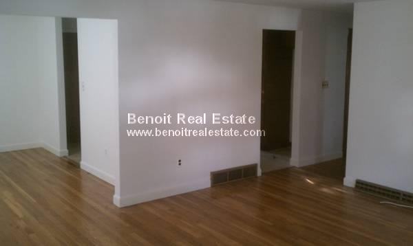 22 Desmond Ave - Photo 2 of 9