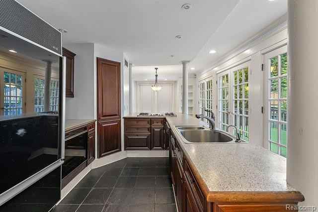 1026 Floyd St - Photo 7 of 16