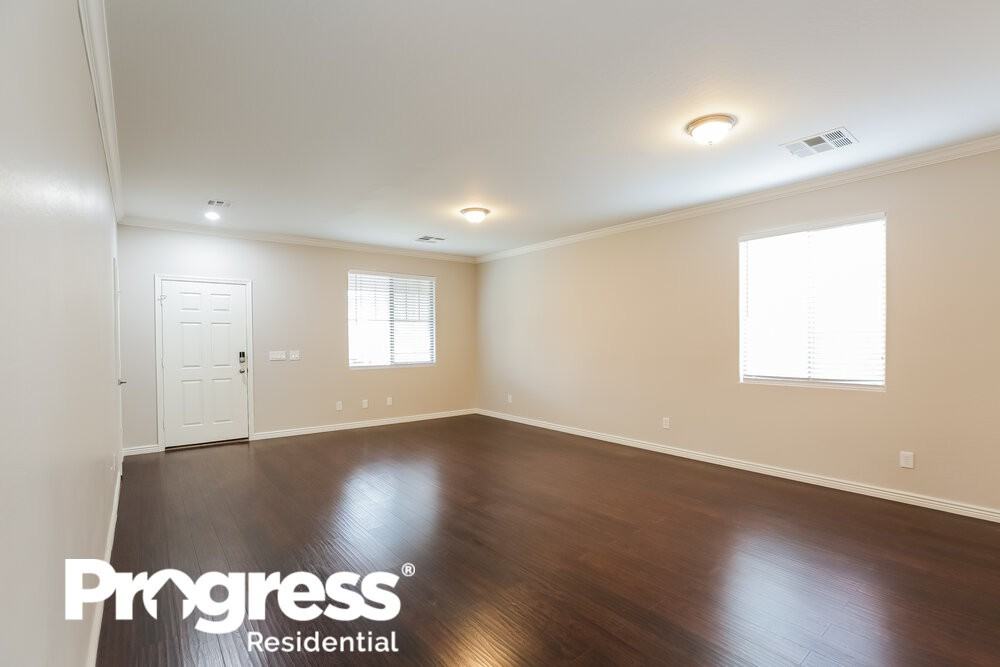 7009 W Shumway Farm Rd - Photo 3 of 21