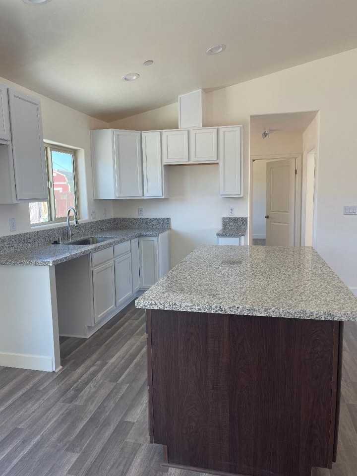 10016 Mendiburu Rd #1 - Photo 4 of 14