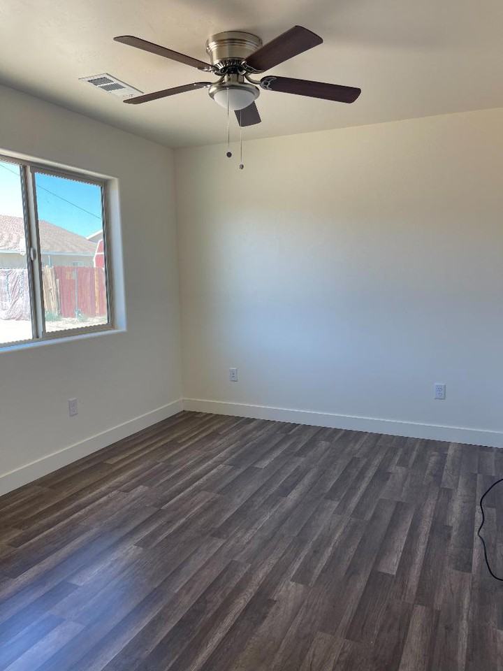 10016 Mendiburu Rd #1 - Photo 5 of 14