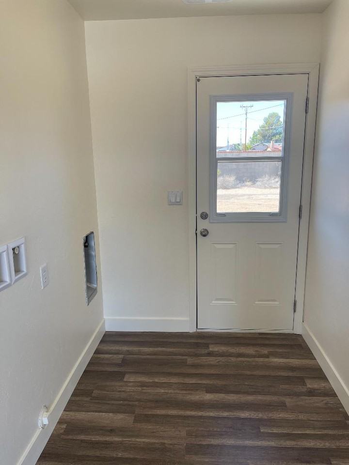 10016 Mendiburu Rd #1 - Photo 6 of 14