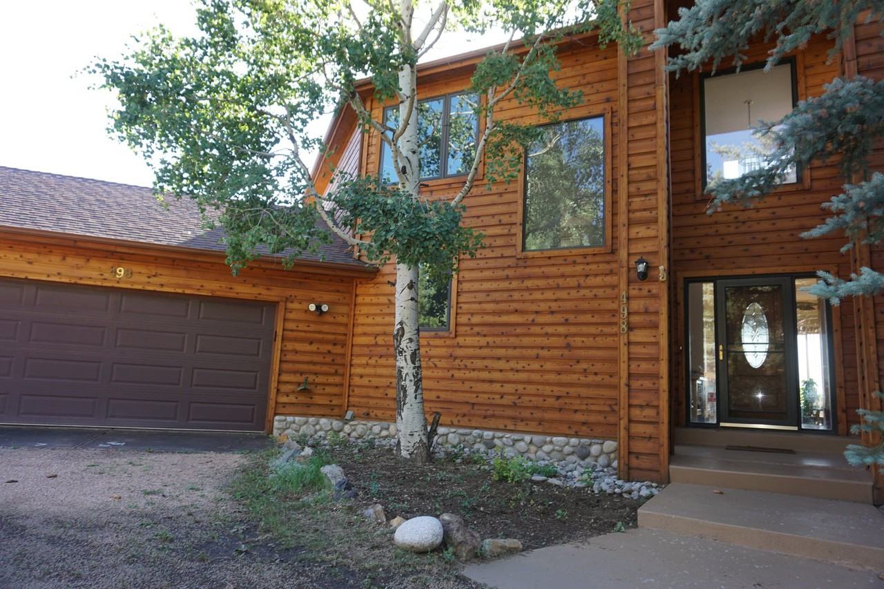 498 Parkview Ave - Photo 2 of 21