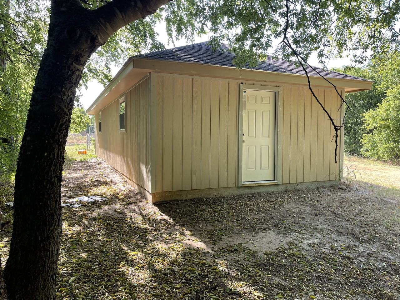 327 327 County Road 2643 - Photo 2 of 3