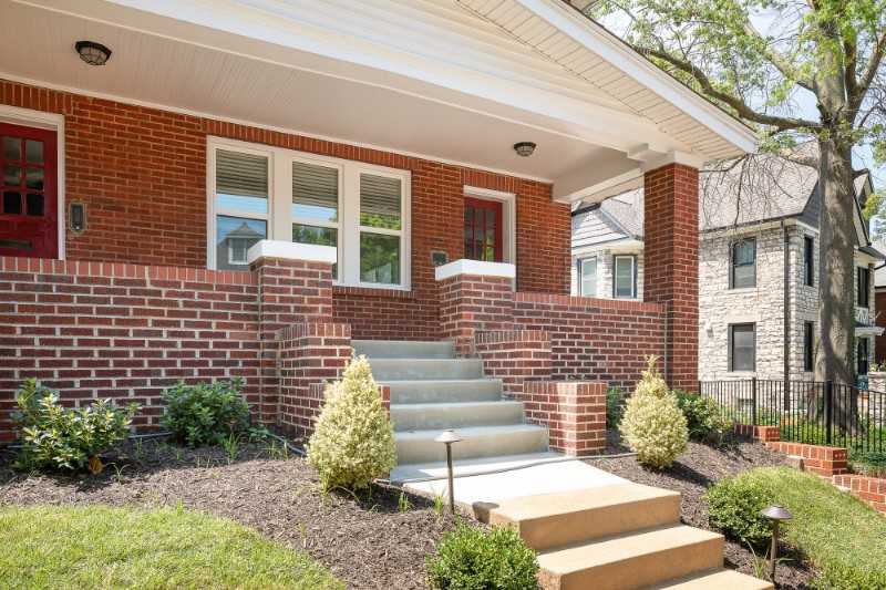 1035 Grandview Pl #2nd - Photo 3 of 20