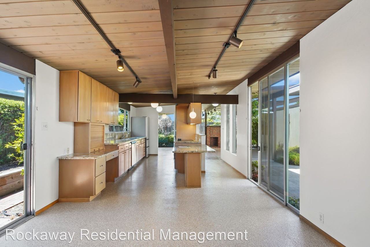 962 Crane Ave - Photo 3 of 27