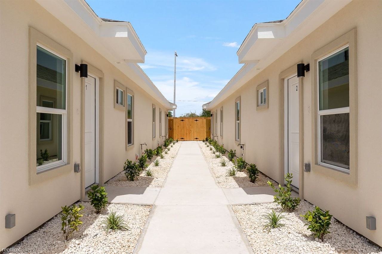 6811 N 59th Ln - Photo 2 of 9