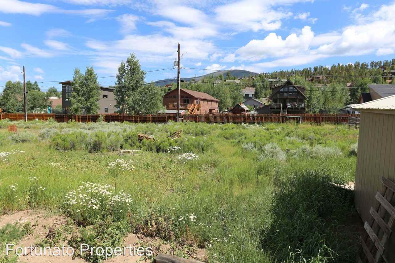 83 Meadow Dr - Photo 3 of 9