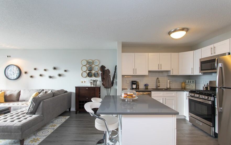 540 N State St #1-1 - Photo 3 of 23