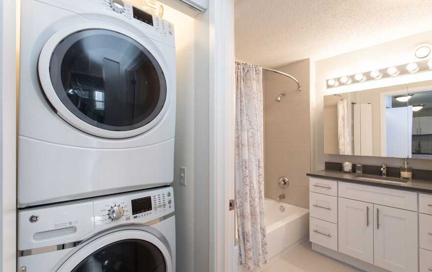 540 N State St #1-1 - Photo 5 of 23