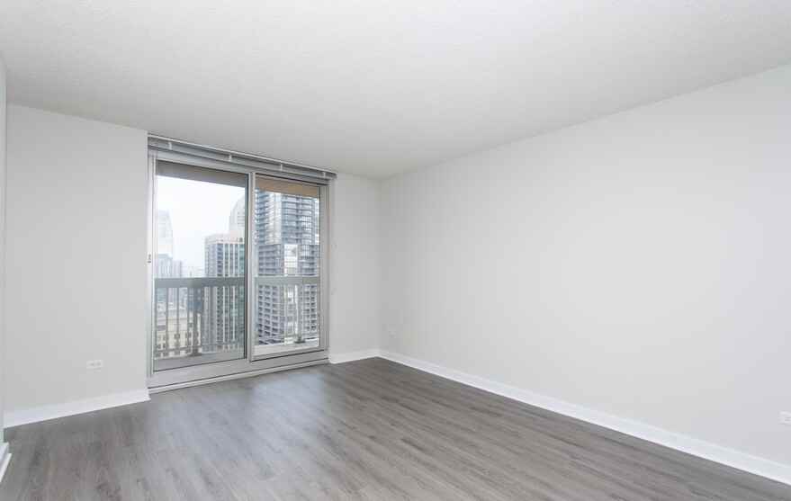 540 N State St #2-2 - Photo 5 of 23