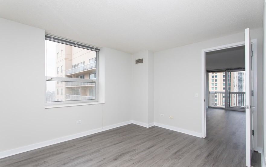 540 N State St #2-2 - Photo 7 of 23