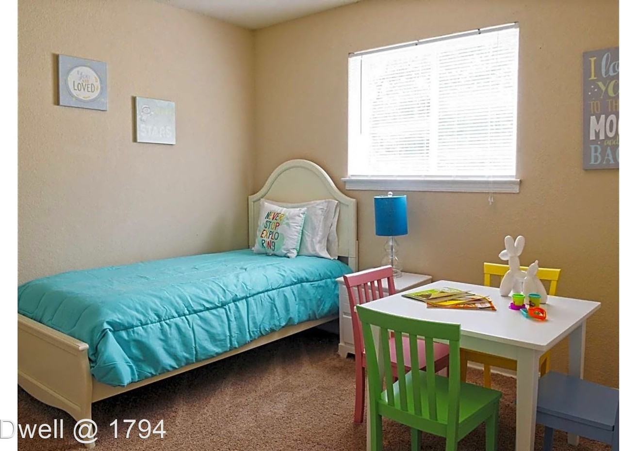 1794 James Ray Drive - Photo 3 of 6