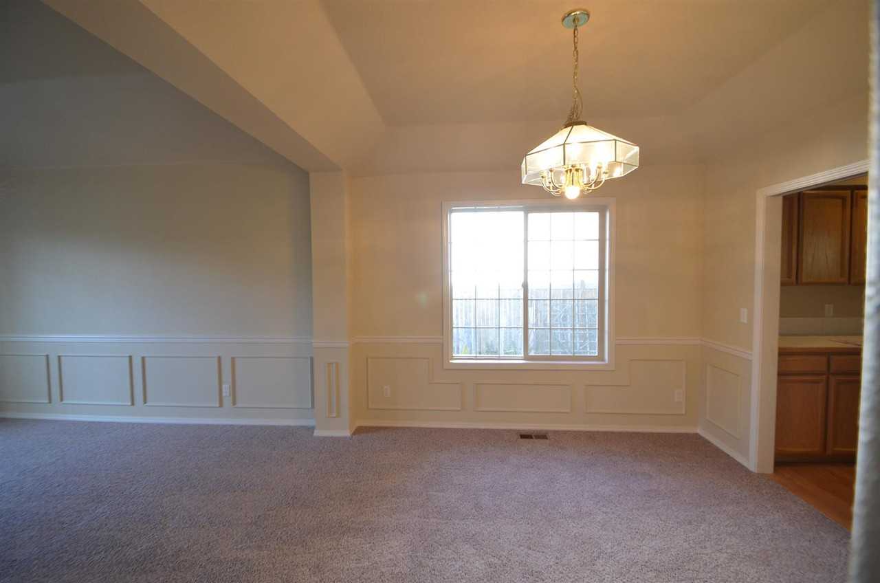 37018 22nd Ave S - Photo 3 of 8