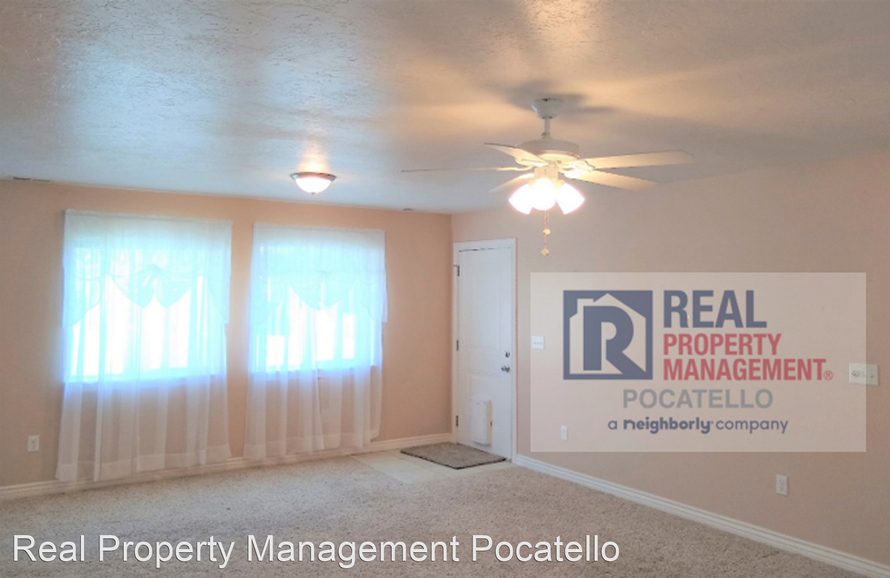 210 W Putnam Mountain Loop - Photo 2 of 23