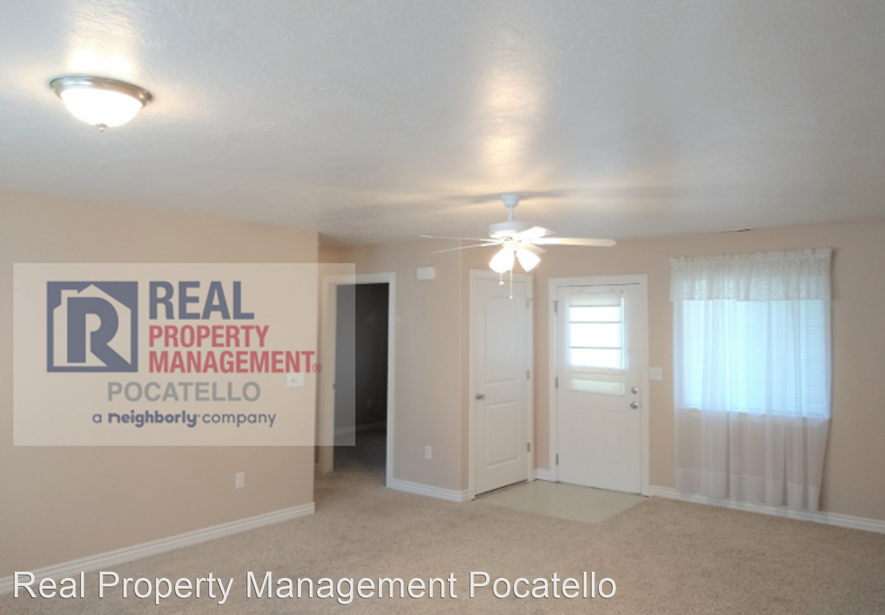 210 W Putnam Mountain Loop - Photo 3 of 23